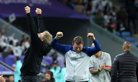 대한민국 위르겐 클린스만 감독과 안드레아스 헤어초크 수석코치. 뉴스1