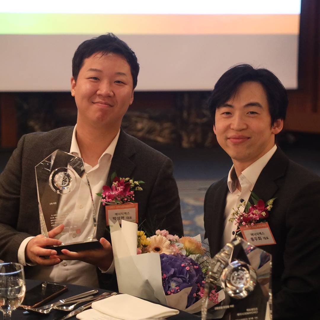 에너지엑스 공동설립자인 박성현 대표(좌)와 홍두화 대표(우). / 출처=에너지엑스