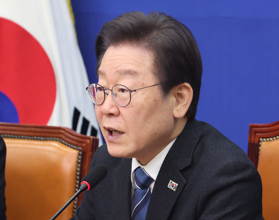 이재명 더불어민주당 대표가 21일 서울 여의도 국회에서 열린 최고위원회의에서 발언을 하고 있다. 2024.2.21/뉴스1