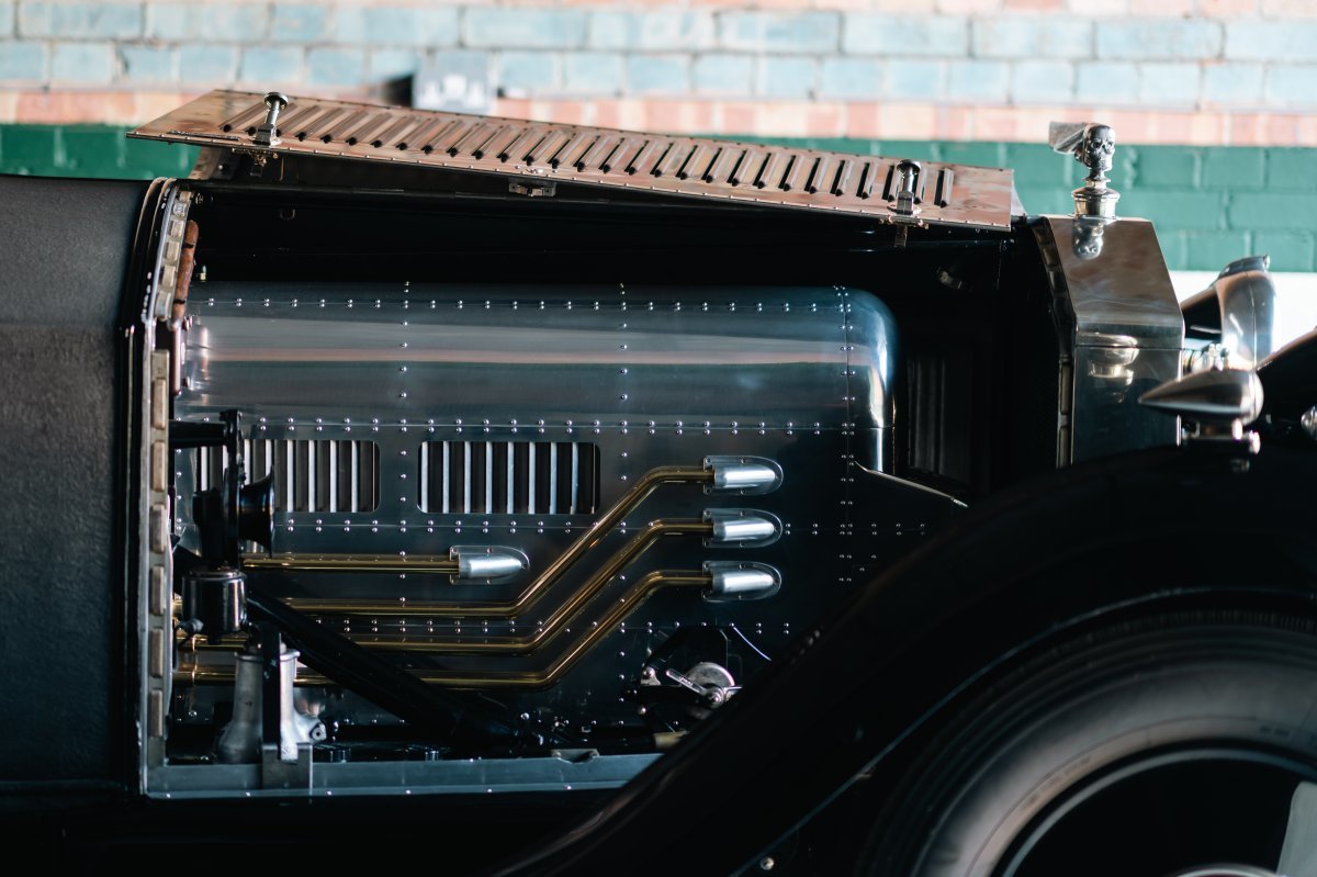 영국 EV 컨버전 업체 일렉트로 제닉이 전기차로 개조한 1929년형 롤스로이스 팬텀 Ⅱ. 개조한 전기차는 엔진 자리에 배터리를 설치하고 고전적 느낌의 케이스를 씌웠다. Eletrogenic 제공