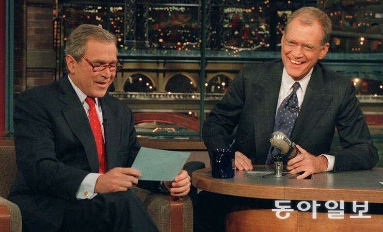 2000년 CBS 심야 토크쇼에 출연한 조지 W 부시 대통령. ‘레이트쇼 위드 데이비드 레터맨’ 홈페이지