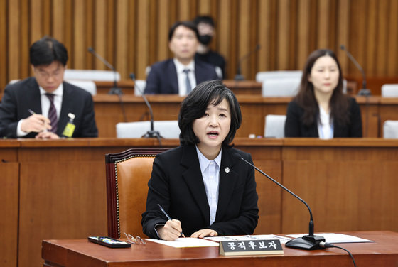 신숙희 대법관 후보자가 27일 오전 서울 여의도 국회에서 열린 인사청문특별위원회 인사청문회에 출석해 질의에 답변하고 있다. 2024.2.27. 뉴스1
