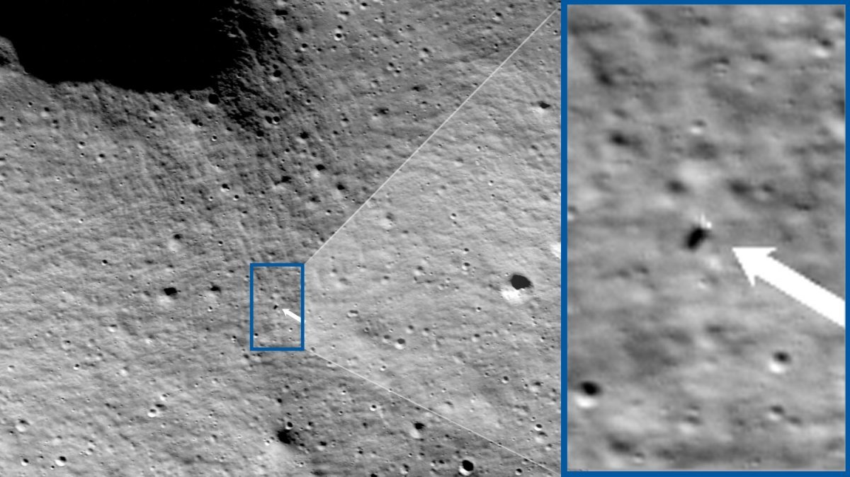 미국항공우주국(NASA)의 달 궤도선이 달 상공 90km에서 촬영한 ‘오디세우스’의 착륙 지점 사진. 화살표로 표시한 부분에 그림자를 드리우고 있는 좁쌀만 한 물체가 오디세우스다. NASA·인튜이티브 머신스 제공