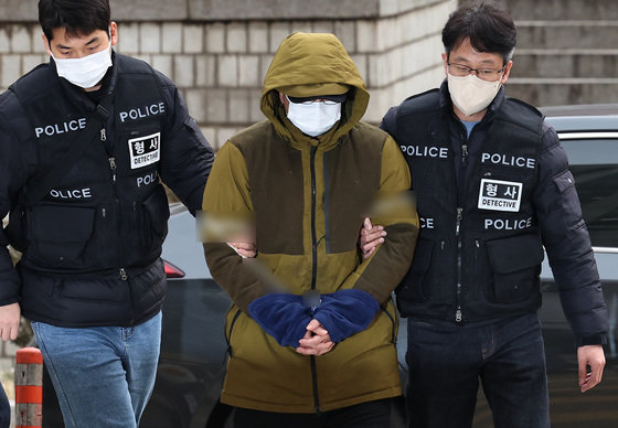 둔기로 아내를 살해한 혐의를 받는 대형 로펌 출신 변호사. 2023.12.6/뉴스1