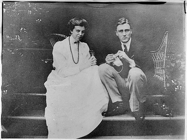 1905년 프랭클린 루즈벨트 대통령과 엘리너 여사의 신혼 사진. 프랭클린 루즈벨트 대통령 도서관 홈페이지