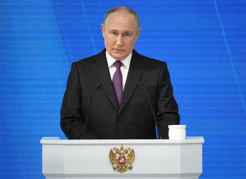 블라디미르 푸틴 러시아 대통령이 29일 ‘서방이 우크라이나 전쟁에 개입하면 핵 사용으로 맞설 수 있다’는 취지의 국정연설을 하고 있다. 모스크바=AP 뉴시스