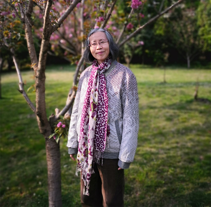 올 1월 새 장편소설 ‘격정세계’를 펴낸 중국 작가 찬쉐. 은행나무 제공