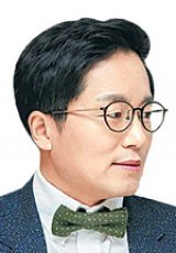 Jinhan Lee, medical reporter and doctor