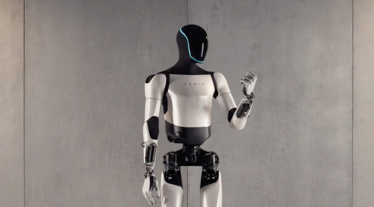 테슬라가 지난해 12월 공개한 휴머노이드 로봇 ‘옵티머스’ 2세대는 전 모델보다 보행 속도가 30% 빨라졌고 무게도 10kg 줄었다. 손가락 촉각 감지 및 섬세한 물체 조작 등 움직임과 성능이 한층 개선됐다. 테슬라 제공