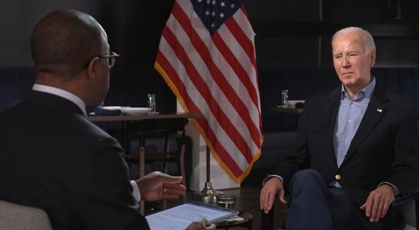 조 바이든 미국 대통령이 9일(현지시간) MSNBC 호스트 조나단 케이프하트와 인터뷰 중인 모습.(MSNBC 갈무리).