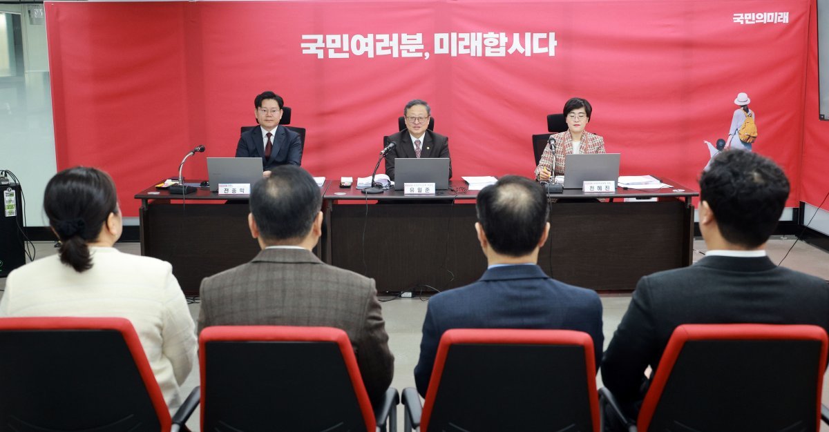 유일준 국민의미래 공천관리위원회 위원장이 12일 오전 서울 여의도 국민의미래 중앙당사에서 열린 비례대표 면접심사에서 발언하고 있다. (공동취재) 2024.3.1