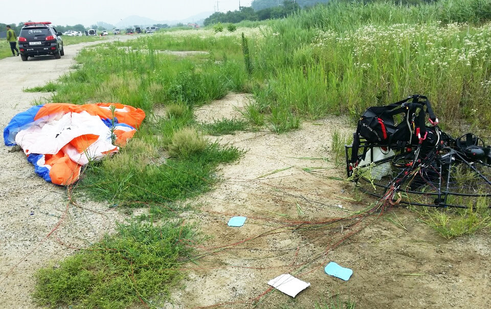 15일 오후 4시 26분쯤 충북 단양군 가곡면에서 패러글라이딩이 추락했다.(사진은 기사 내용과 무관함)/뉴스1