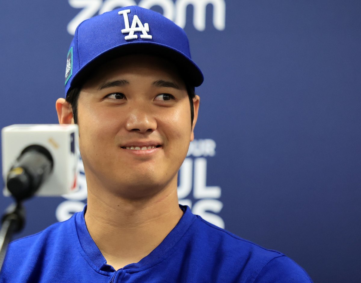 미국프로야구(MLB) 월드투어 서울시리즈에 출전하는 LA 다저스 오타니 쇼헤이가 16일 오후 서울 구로구 고척스카이돔에서 열린 공식 기자회견에서 미소 짓고 있다. 2024.3.16 뉴스1