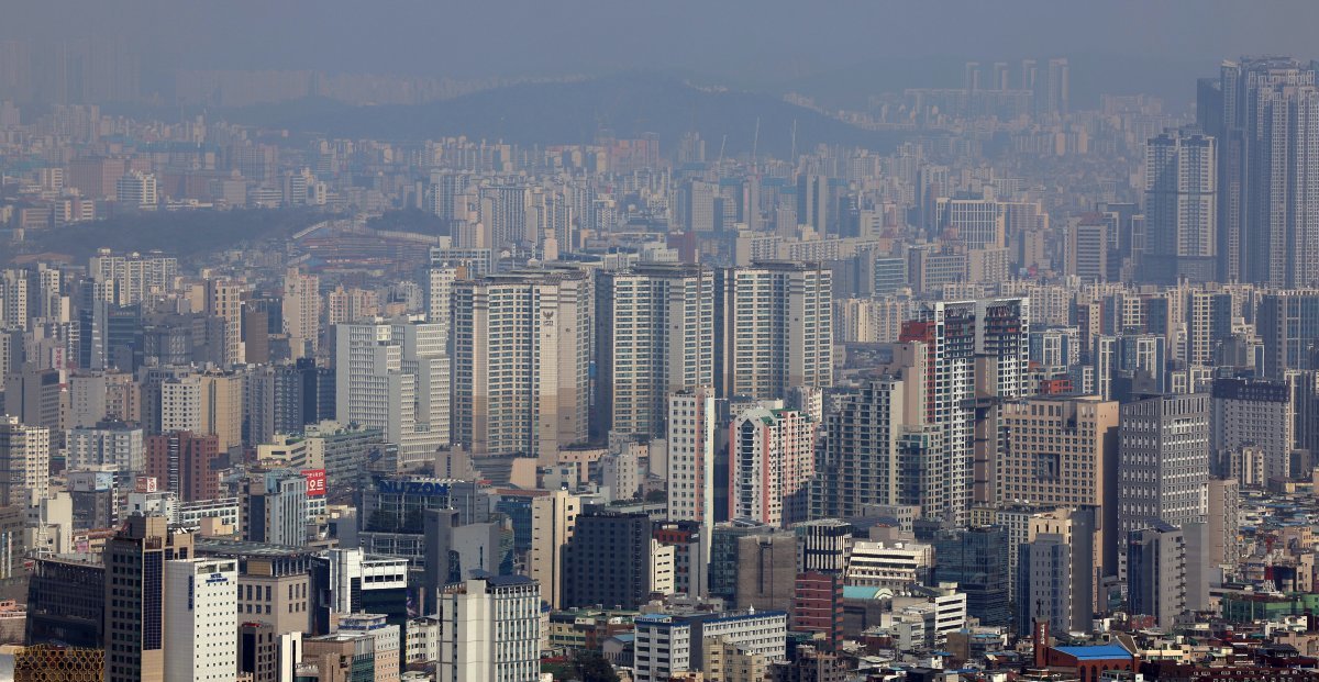 남산에서 바라본 아파트 모습. 2024.3.14/뉴스1