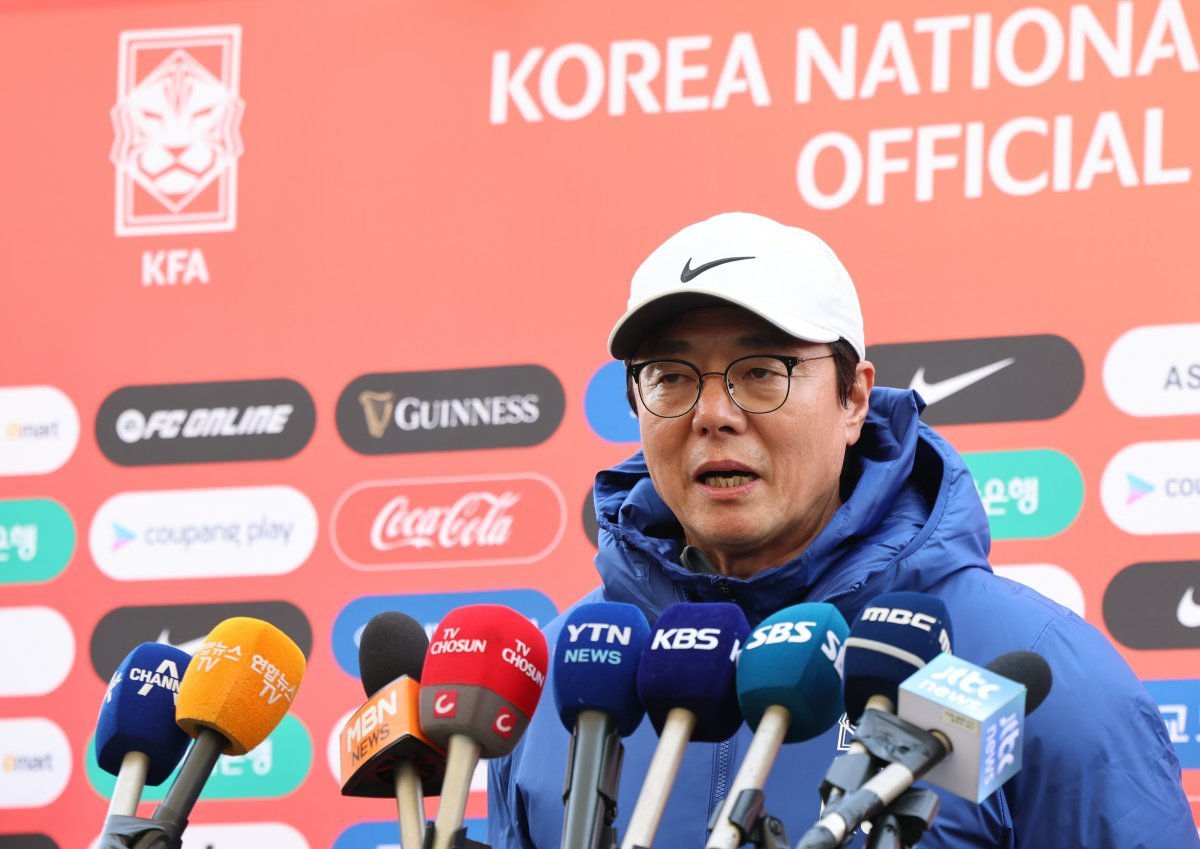 황선홍 대한민국 축구대표팀 임시 감독. 뉴스1