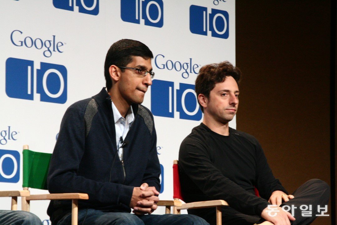 구글의 웹브라우저 크롬 개발을 이끈 건 순다르 피차이 현 구글 CEO이다. 2011년 부사장 시절 피차이의 모습(왼쪽). 그는 2015년 구글 CEO에 올랐다. 동아일보DB