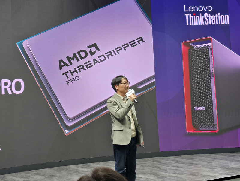라이젠 스레드리퍼 프로 7000WX 시리즈의 성능을 소개하는 김홍필 AMD 코리아 이사 / 출처=IT동아