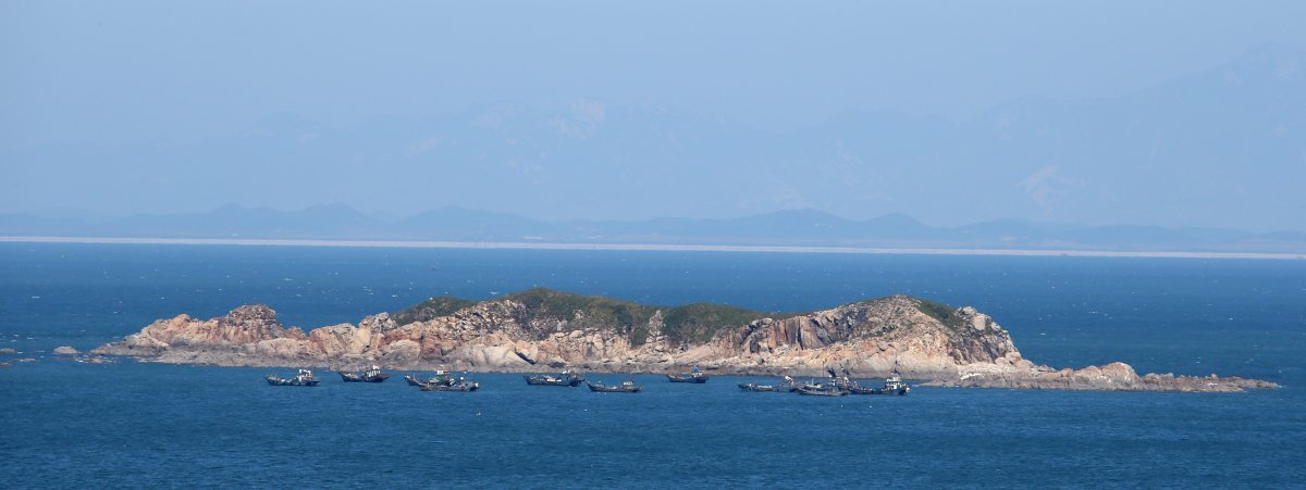 1인천 옹진군 연평도에서 바라본 북한의 석도 . (옹진군 제공) /뉴스1