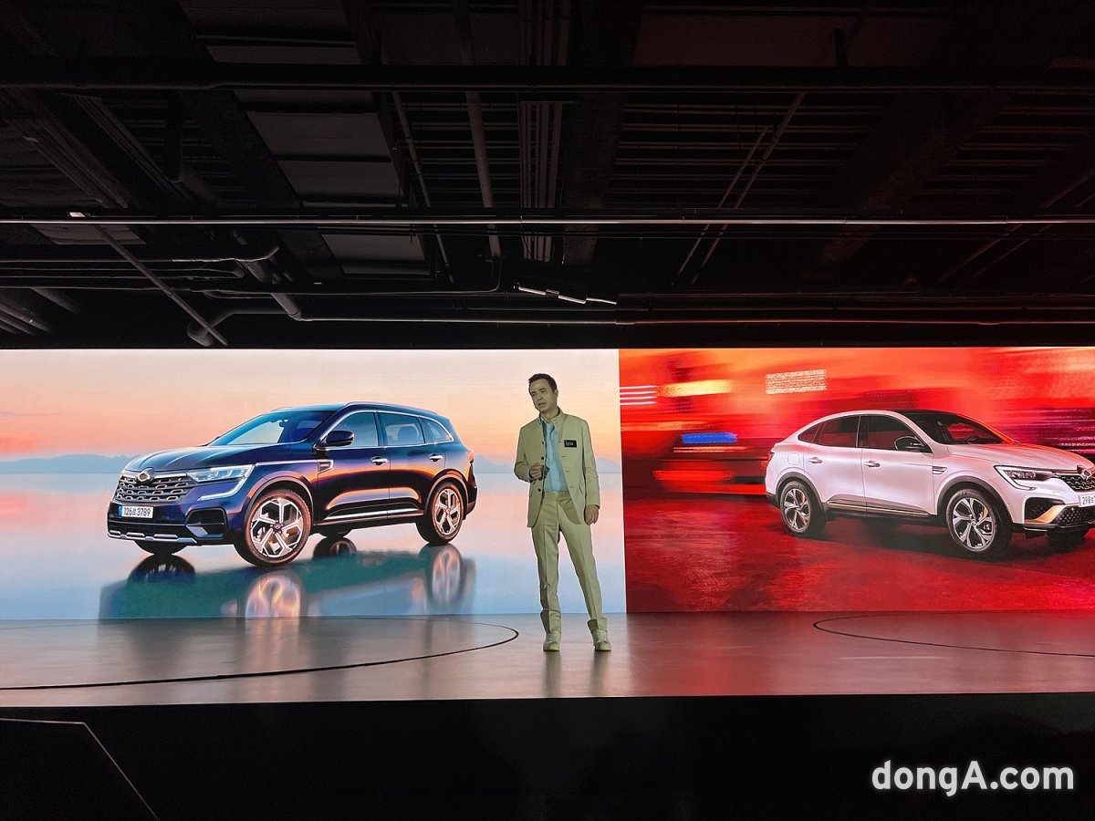 스테판 드블레즈 르노코리아 대표가 새로운 브랜드 전략을 발표하고 있다.