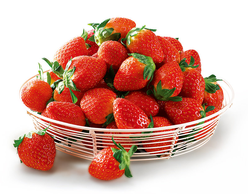 이마트는 신선 먹거리를 최대 반값에 판매하며 고객들이 체감하는 장보기 물가를 대폭 낮출 계획이다. 금·토·일 중 단 하루 또는 이틀 동안만 파격가에 한정 수량 판매하는 상품도 있다.