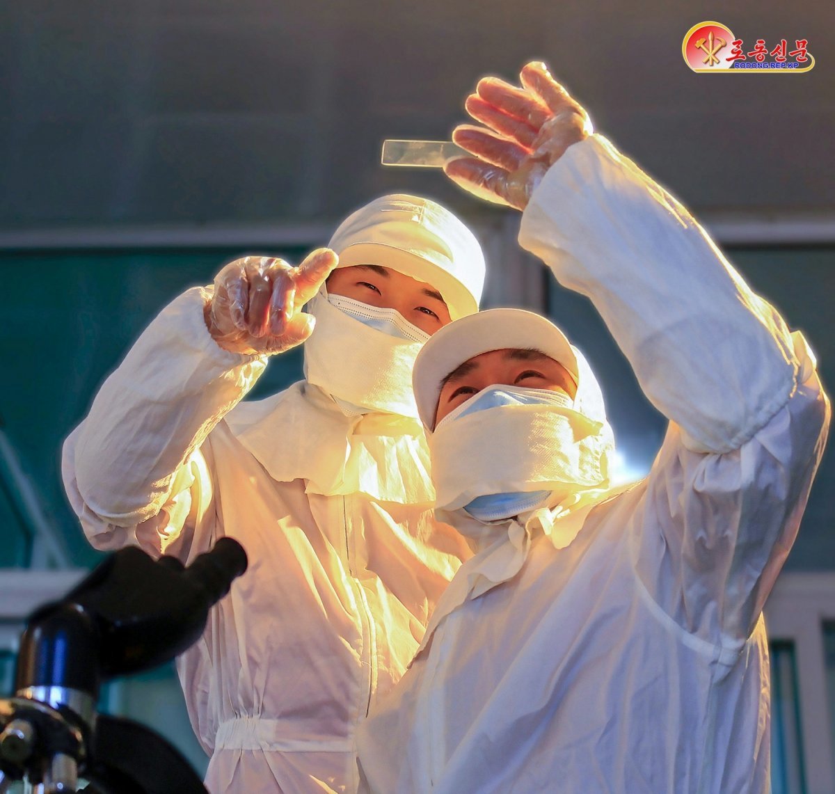 북한 노동당 기관지 노동신문은 5일 “제품개발을 위한 연구사업에 힘을 넣어야 한다“라면서 희천시 고려약공장을 소개했다. (평양 노동신문=뉴스1)
