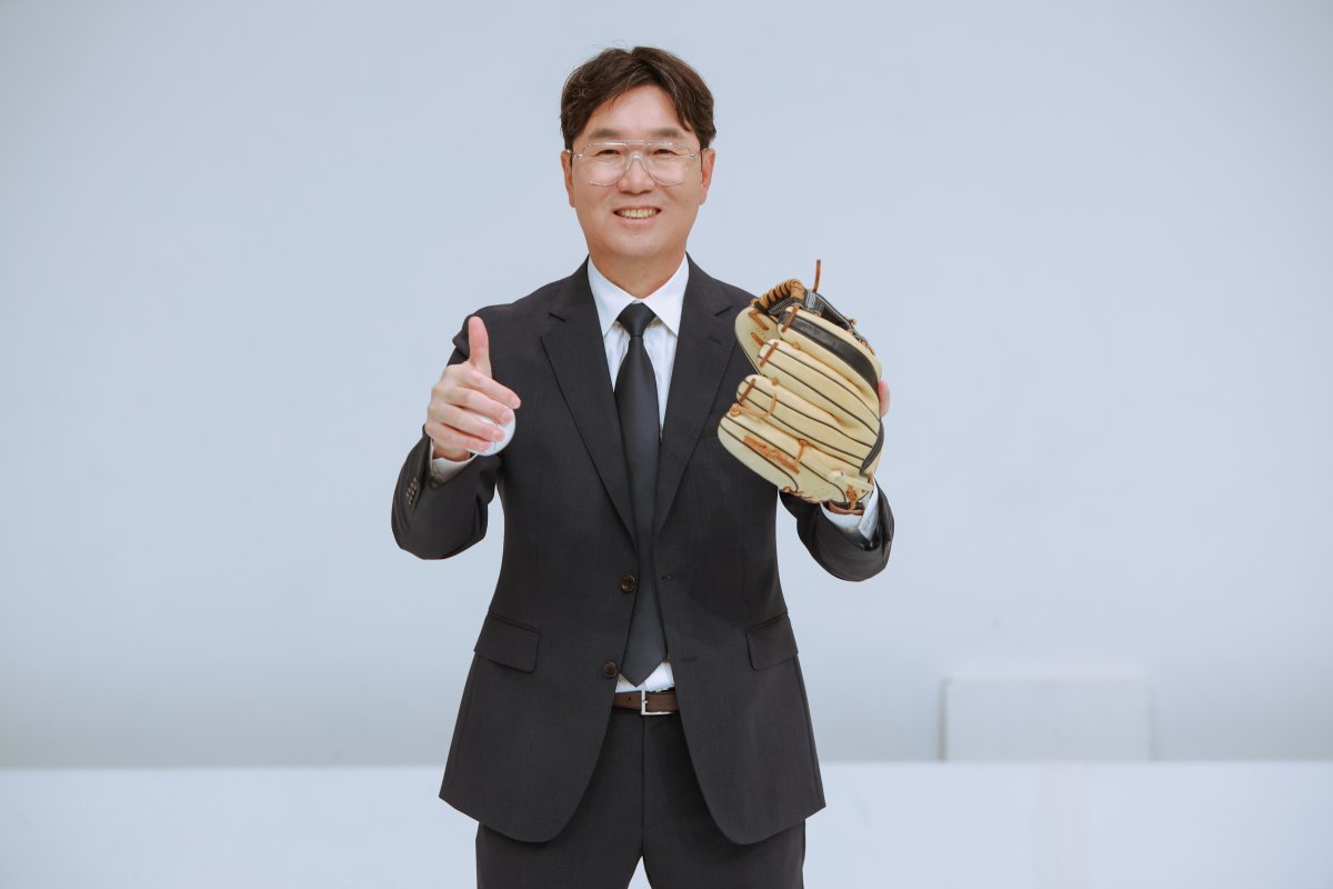 류지현 전 LG 감독은 한국 야구대표팀 코치와 KBSN 야구 해설위원 등으로 왕성하게 활동하고 있다. KBSN 제공