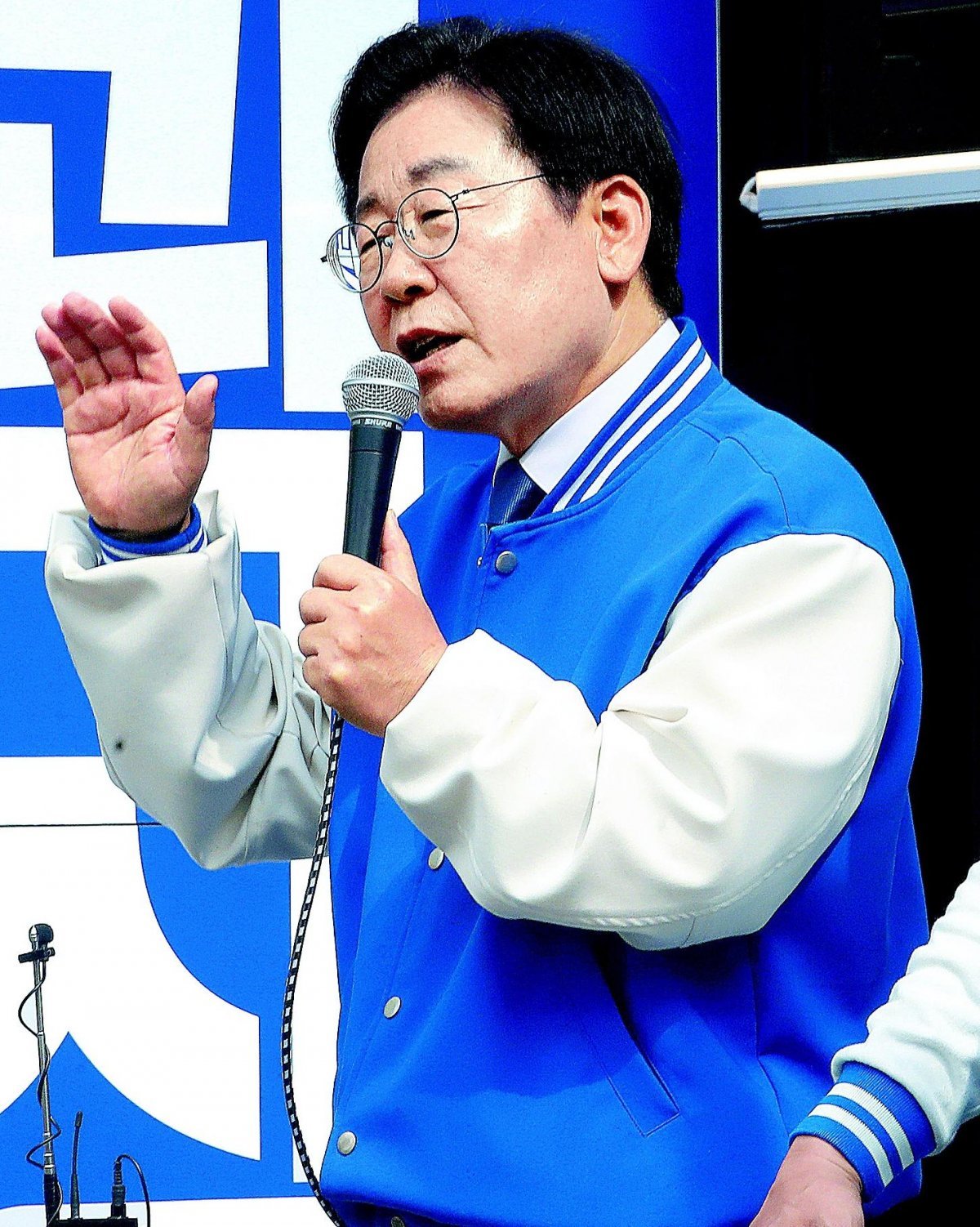 4·10총선을 이틀 앞둔 8일 더불어민주당 이재명 대표가 서울 종로구에서 같은 당 곽상언 후보(종로)에 대한 지지를 호소하고 있다. 뉴스1