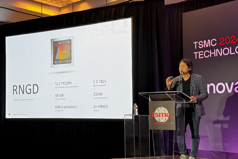 백준호 퓨리오사AI 대표가 TSMC 테크 심포지엄 24 행사에서 2세대 반도체 레니게이드를 소개하고 있다 / 출처=퓨리오사AI