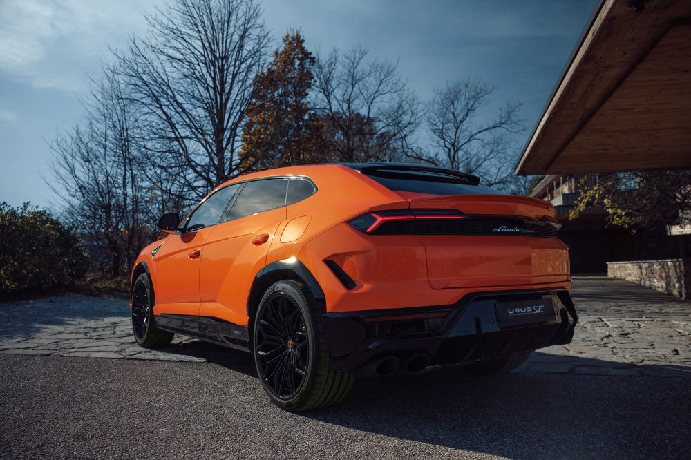 Pirelli ‘P Zero Elect_Lamborghini Urus SE’