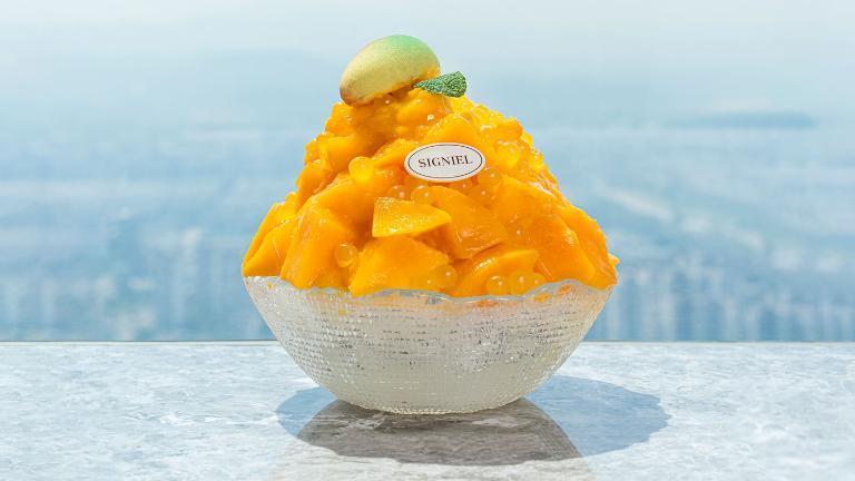 Signiel Seoul Premium Apple Mango Shaved Ice. (Provided by Lotte Hotels & Resorts).