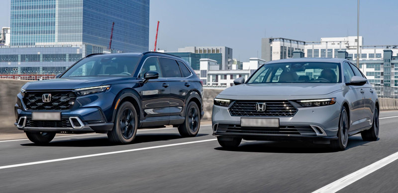 일본 혼다의 6세대 ‘CR-V 하이브리드’(왼쪽)와 11세대 ‘어코드 하이브리드’. 혼다코리아 제공