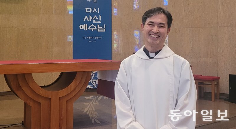 지난달 대한성공회 제7대 서울교구장에 선출된 김장환 신부는 “종교 지도자들은 사람들이 우리를 어떻게 보고 있는지 성찰해야 한다”고 말했다. 이진구 기자 sys1201@donga.com