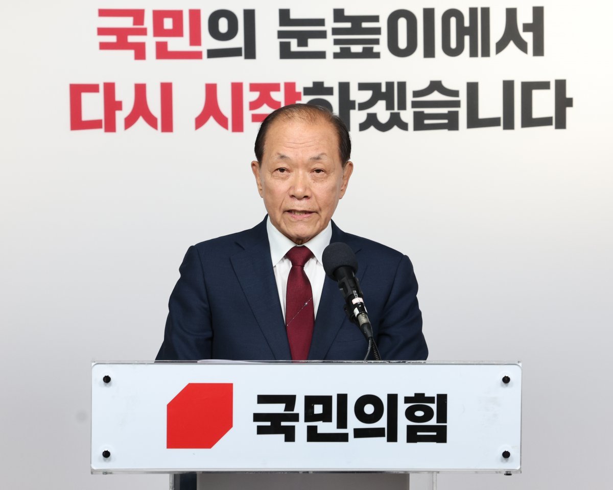 황우여 국민의힘 비상대책위원장이 3일 서울 여의도 중앙당사에서 취임 입장발표 기자회견을 하고 있다. 2024.5.3/뉴스1