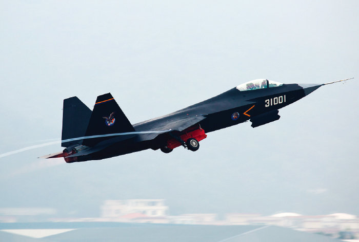 중국의 신형 함재기 J-31. [위키피디아]