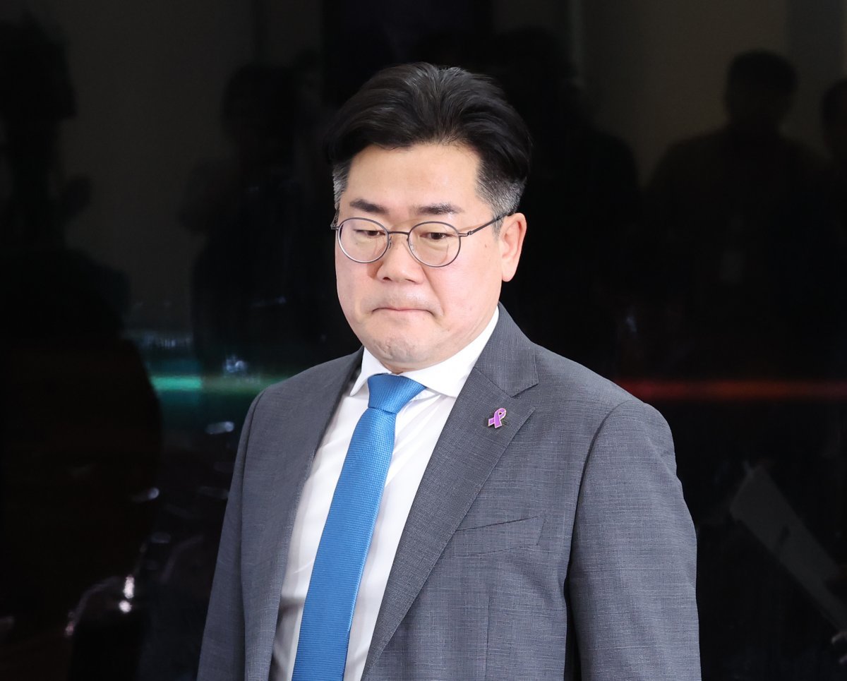 박찬대 더불어민주당 원내대표가 10일 서울 여의도 국회에서 열린 최고위원회의에 참석하고 있다. 2024.5.10 뉴스1