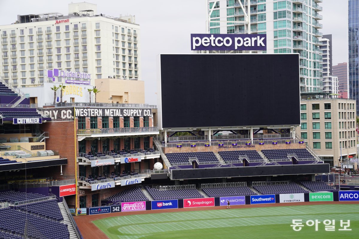 To the left of the outfield of Petco Park, the home stadium of the San Diego Padres, the historic red brick building 'Western Metal Supply Company' remains.