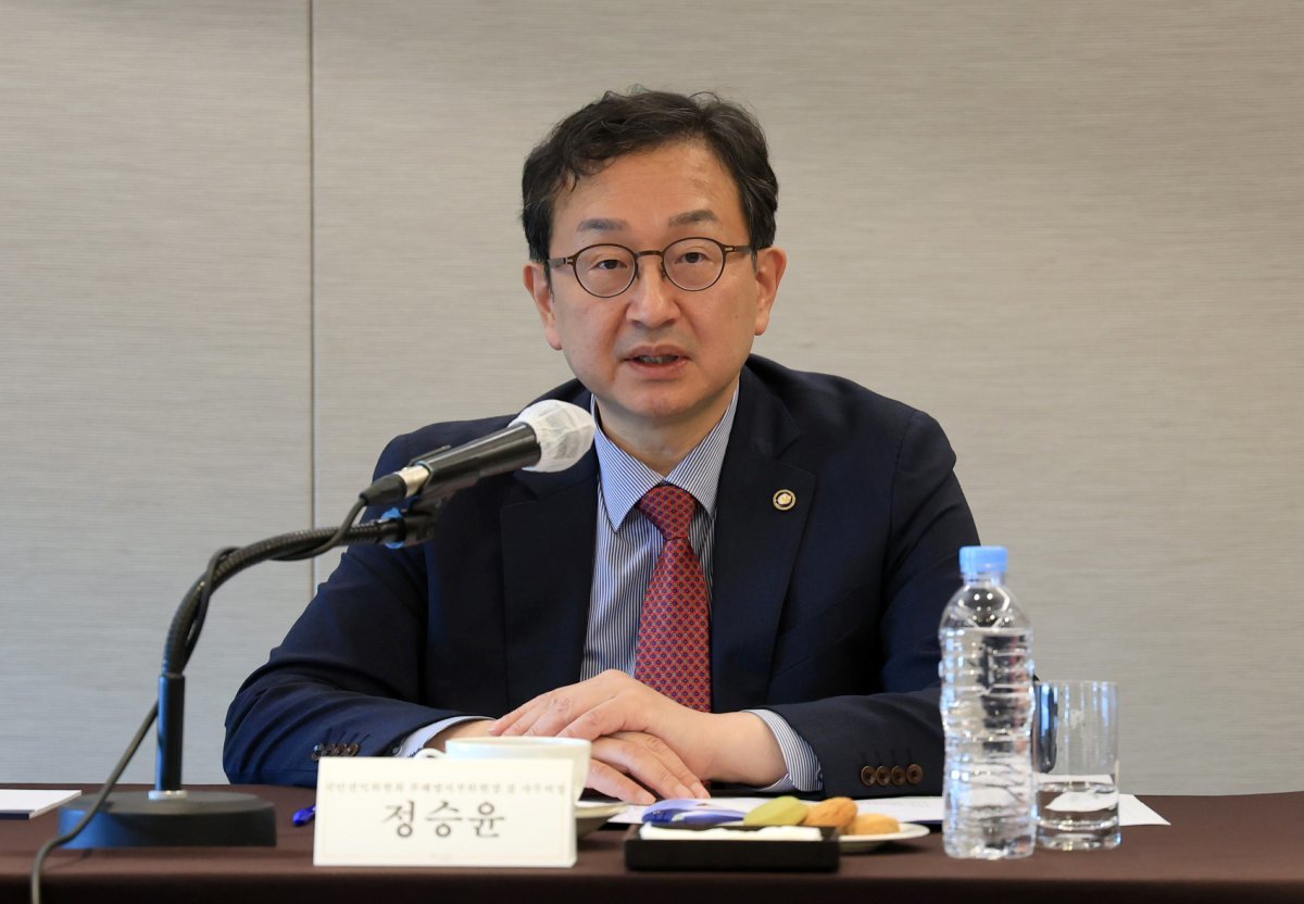 정승윤 국민권익위원회 부위원장 겸 사무처장이 10일 서울 중구 프레스센터에서 열린 윤리경영분야 정책자문회의에서 인사말을 하고 있다.(국민권익위원회 제공) 2024.5.10/뉴스1