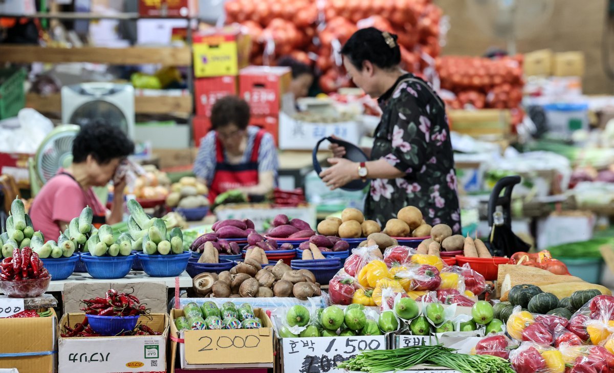 서울 시내 한 전통시장에 채소류가 판매되고 있다. ⓒ News1