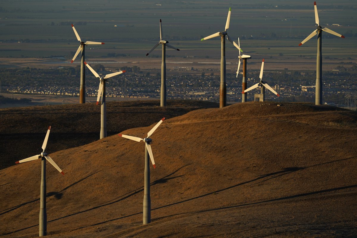 Wind power plant in Livermore, California.  Livermore = AP Newsis