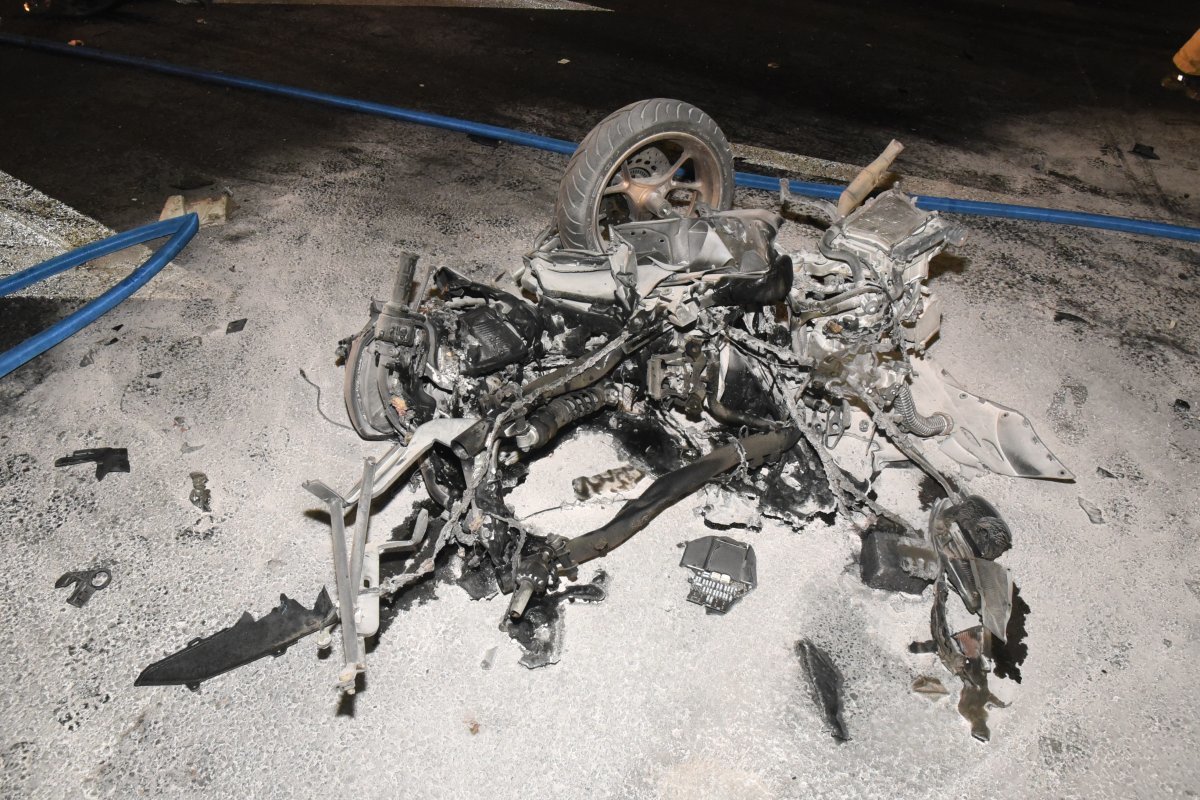 당시 사고로 불이 붙었던 배달 오토바이(관악소방서제공)
