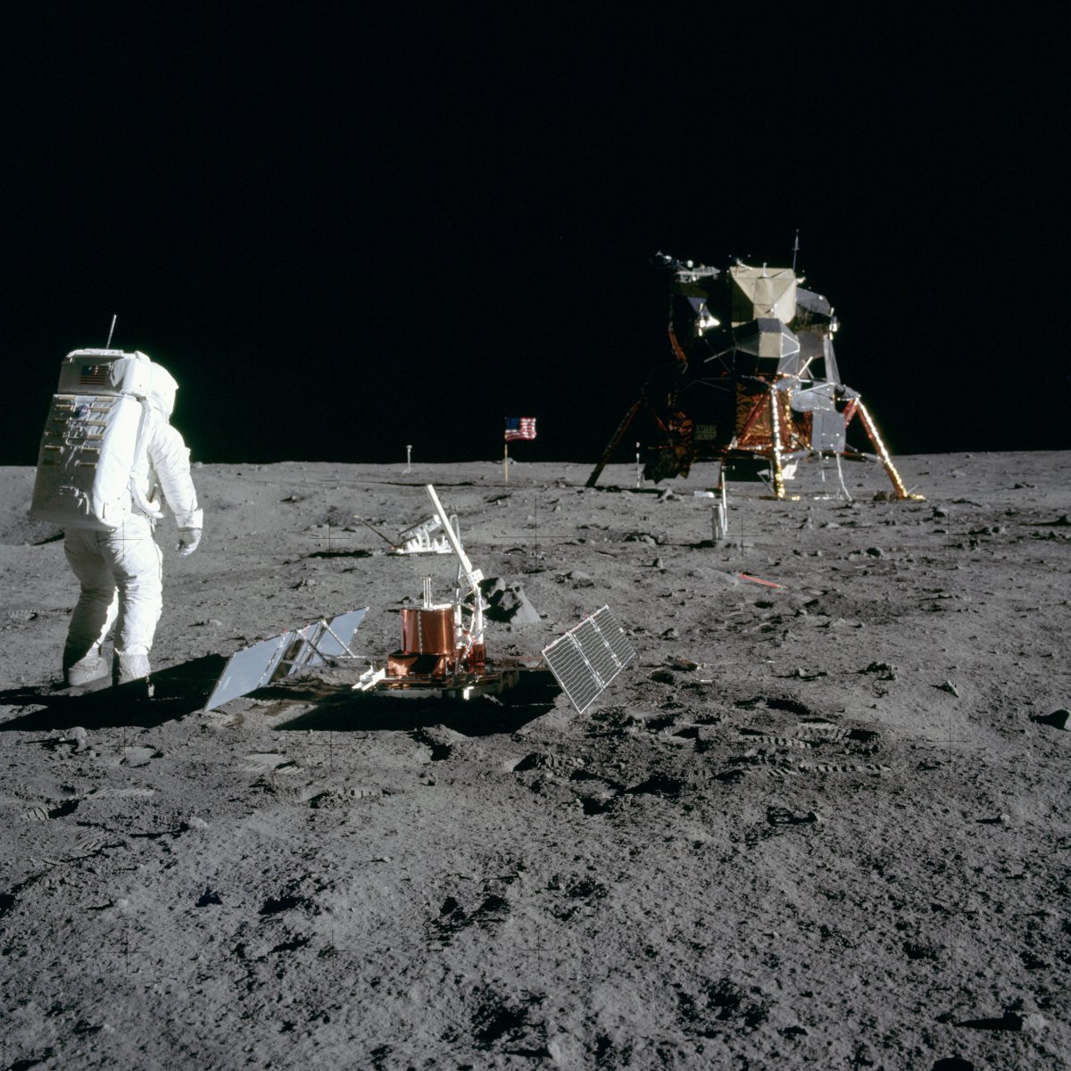 미국은 1969년 7월 20일 아폴로 11호에 인간을 태워 달에 착륙시키는 데 성공했다. 미국항공우주국(NASA)