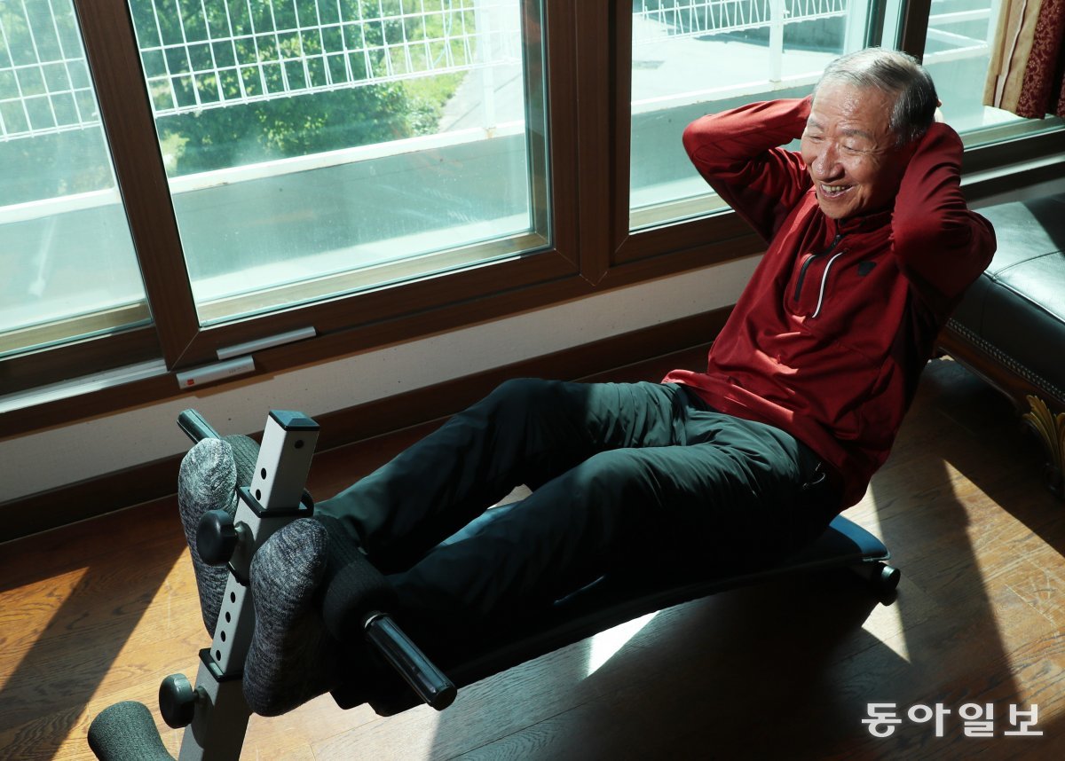 Chairman Seol Kyuntae also does 60 sit-ups every morning.  Namyangju = Reporter Shin Won-geon laputa@donga.com