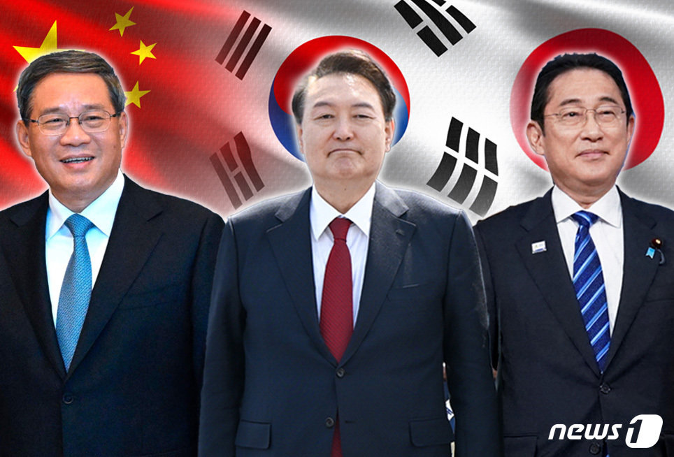 윤석열 대통령, 기시다 후미오(오른쪽) 일본 총리, 리창(왼쪽) 중국 국무원 총리. ⓒ News1