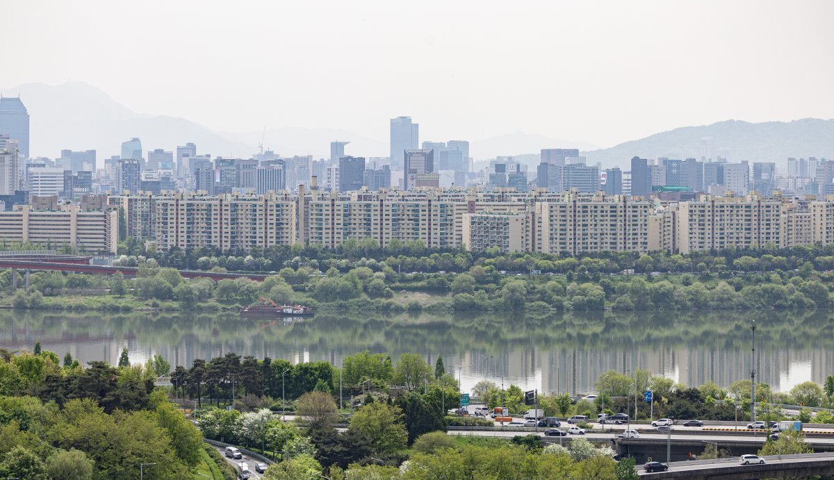 서울 강남구 압주정동 아파트 단지. 2024.4.26. 뉴스1