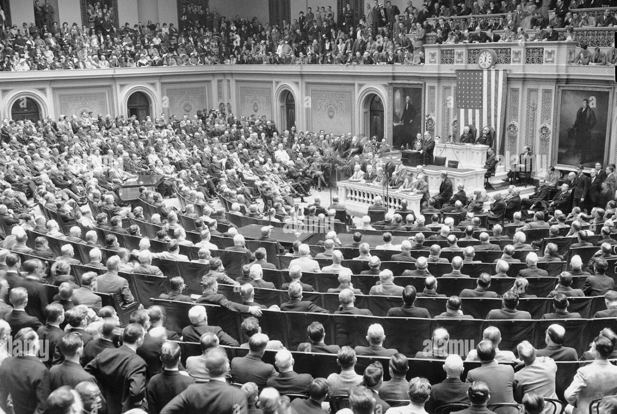 1935년 의회 본회의장을 가득 메운 청중에게 거부권 행사 이유를 설명하는 프랭클린 루스벨트 미국 대통령(가운데). 사진 출처 프랭클린 루스벨트 대통령 도서관 홈페이지
