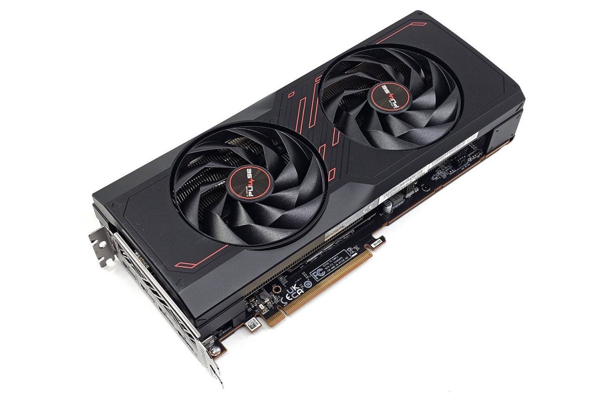 리뷰에 쓰인 사파이어 라데온 RX 7700 XT 펄스 그래픽카드. / 출처=IT동아