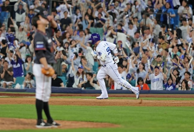 Byeong-ho Park, who scored a three-run game against the Hanwha Eagles on May 31.  (Provided by Samsung Club)