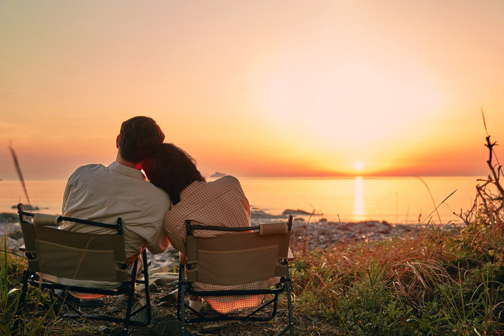 Brief skinship, such as hugging eight times a day, secretes oxytocin, making you feel secure and happy.  Getty Images