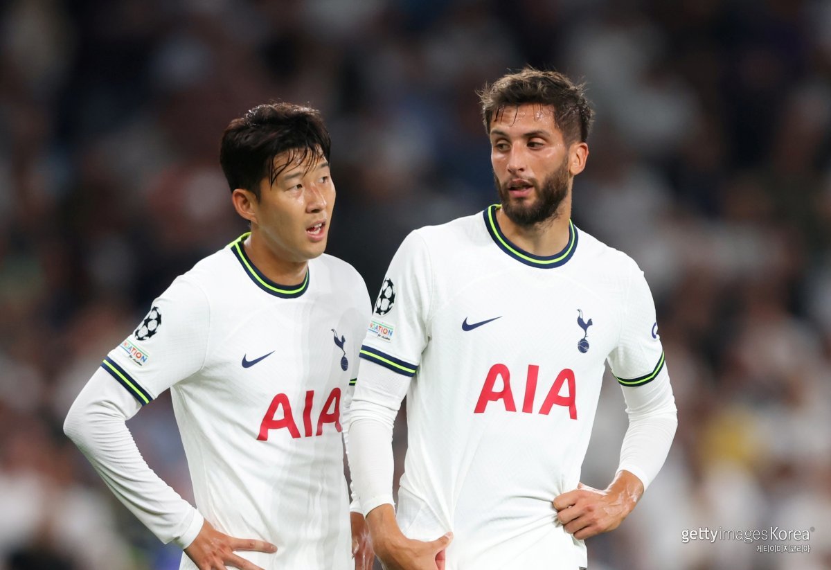 잉글랜드 프로축구 프리미어리그(EPL) 토트넘 홋스퍼의 손흥민과 로드리고 벤탄쿠르. ⓒ(GettyImages)/코리아