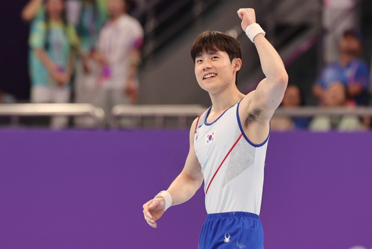 김한솔은 2023년 개최된 2023 항저우 아시안게임 기계체조 남자 마루운동에서 금메달을 따며 2연패를 달성했다. 2023.9.28. 뉴스1